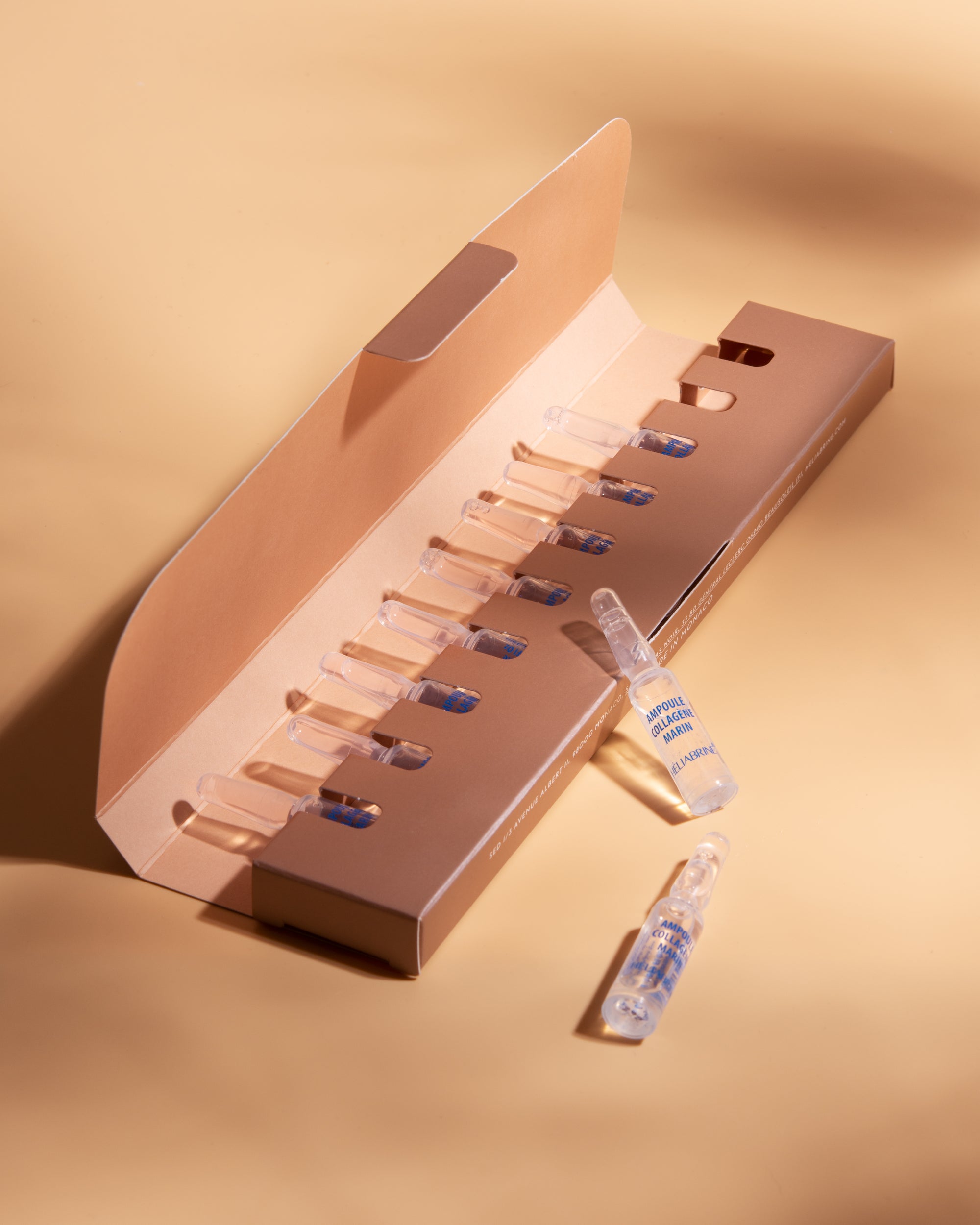 Coffret d'ampoules au collagène marin Héliabrine ouvert, cure hydratation intense