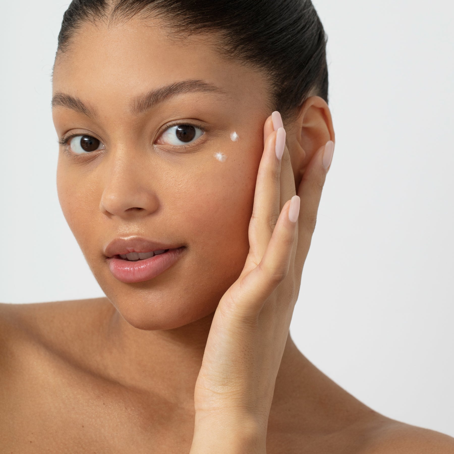 Bota-Peptides Contour des yeux G.M. Collin, application sur le contour de l'oeil