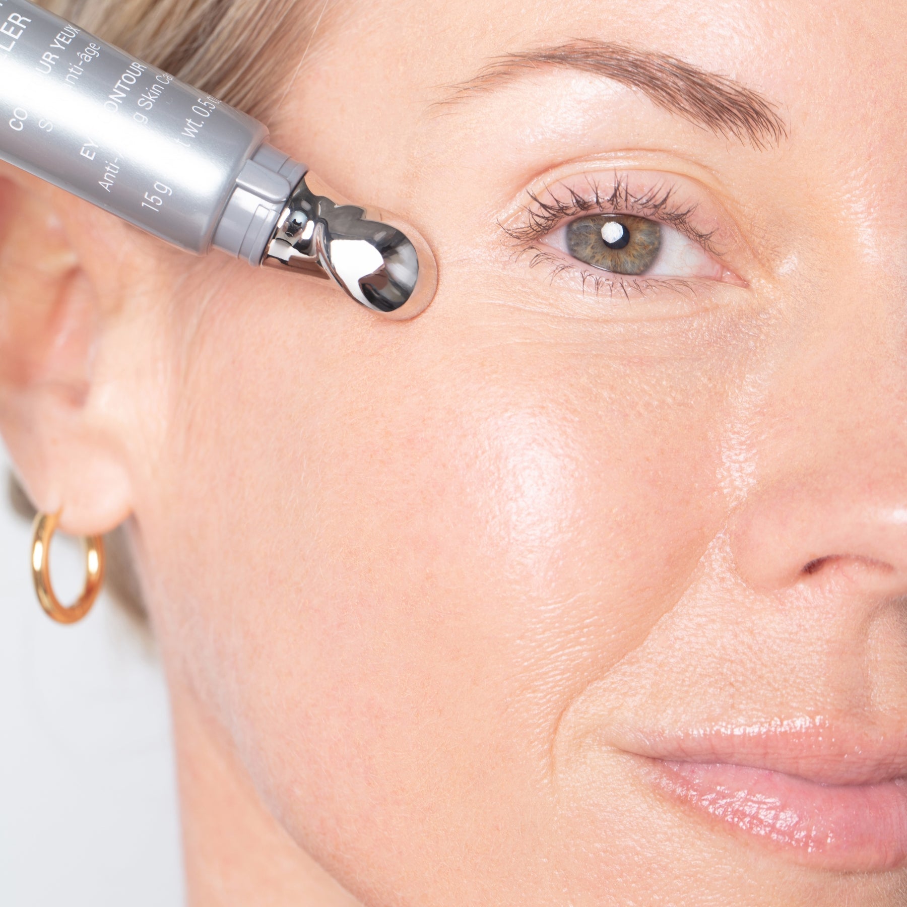Hyaluronic Filler Contour des yeux G.M. Collin, application, à Blainville