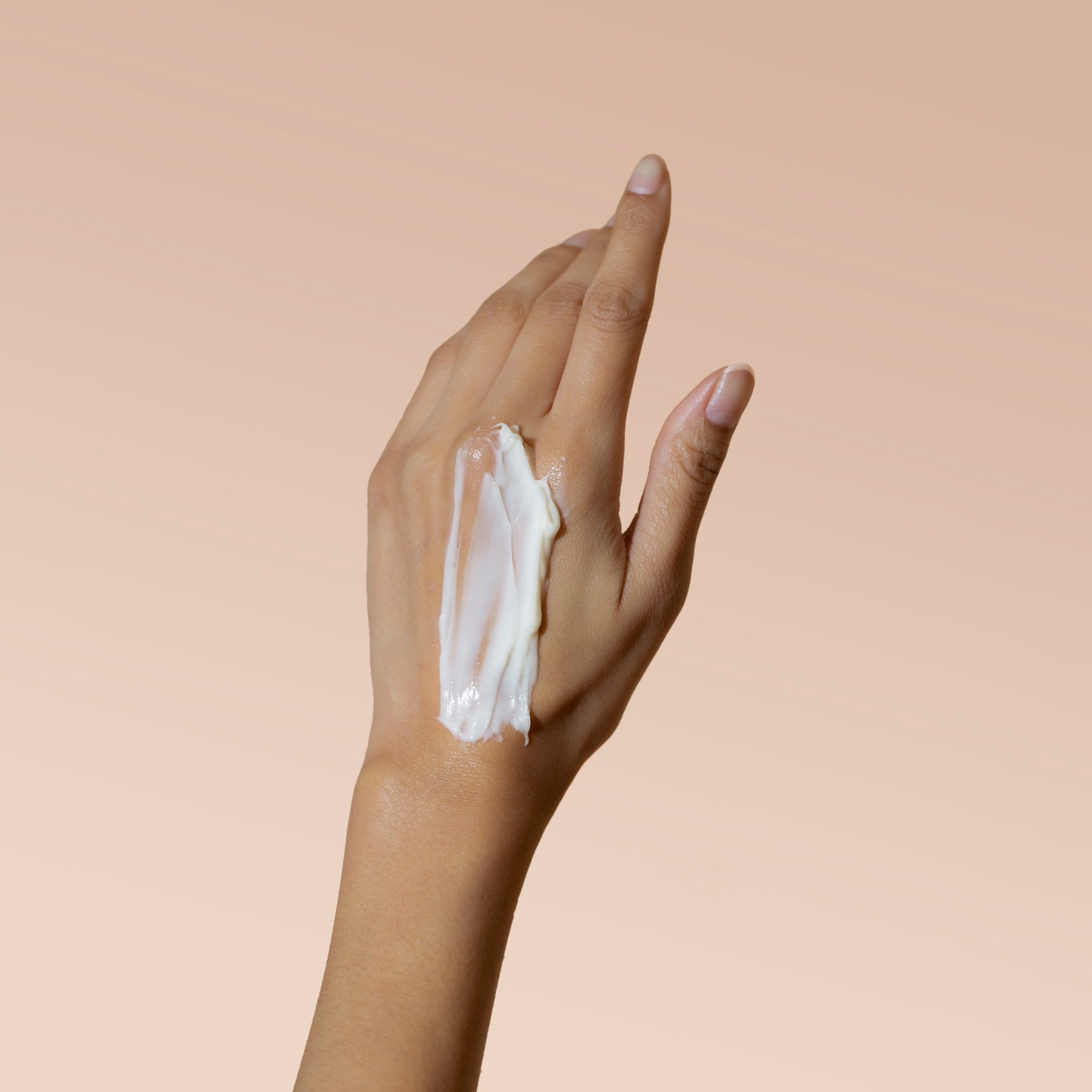 Crème douceur mains G.M. Collin, application sur les mains, à Blainville